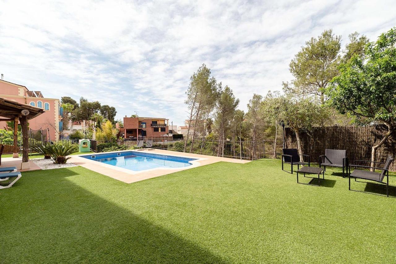 올리벨라 Casa Xixella A 15 Min De Sitges 빌라 외부 사진