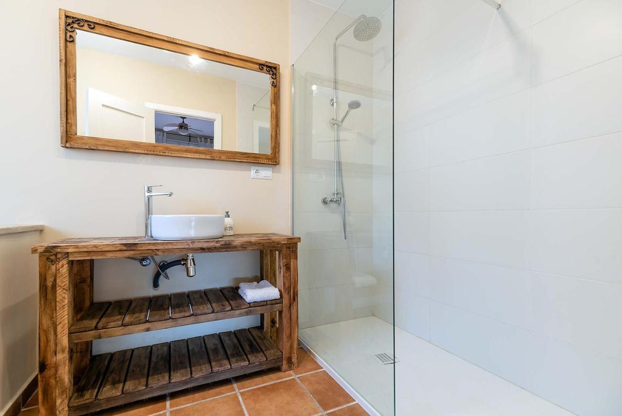 올리벨라 Casa Xixella A 15 Min De Sitges 빌라 외부 사진